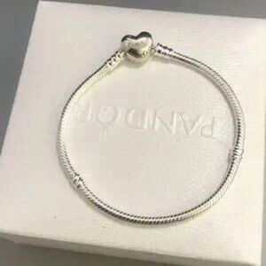 💍Pandora Moments Heart Clasp Bangle 7.5 in